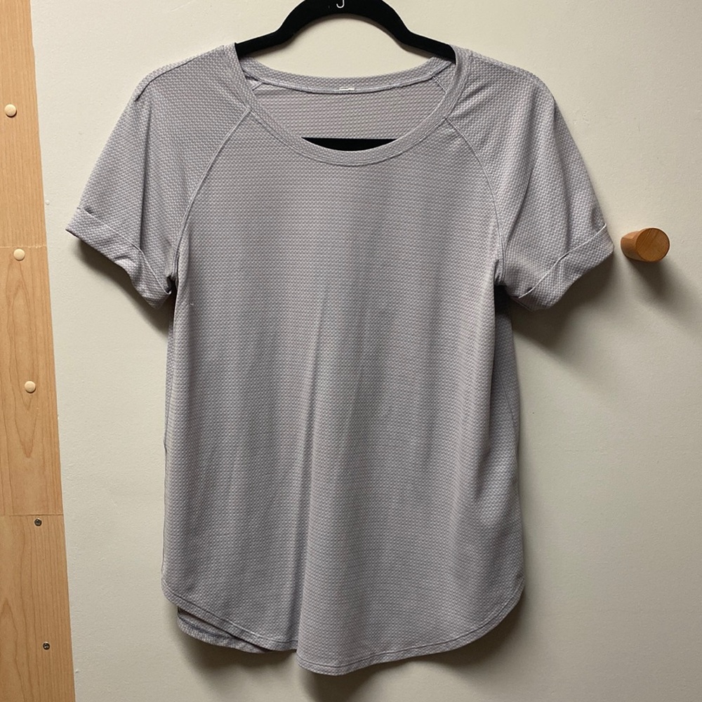 Lululemon tshirt